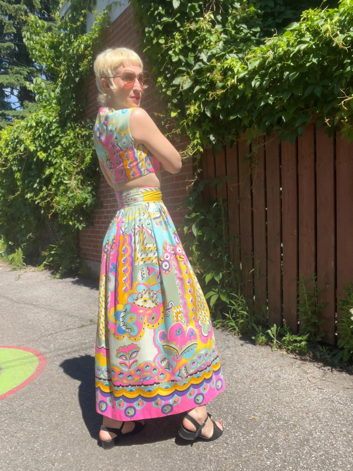 PUCCI-RIFFIC Vintage 1960s 2pc Psychedelic Silkscreened Cotton Skirt & Top