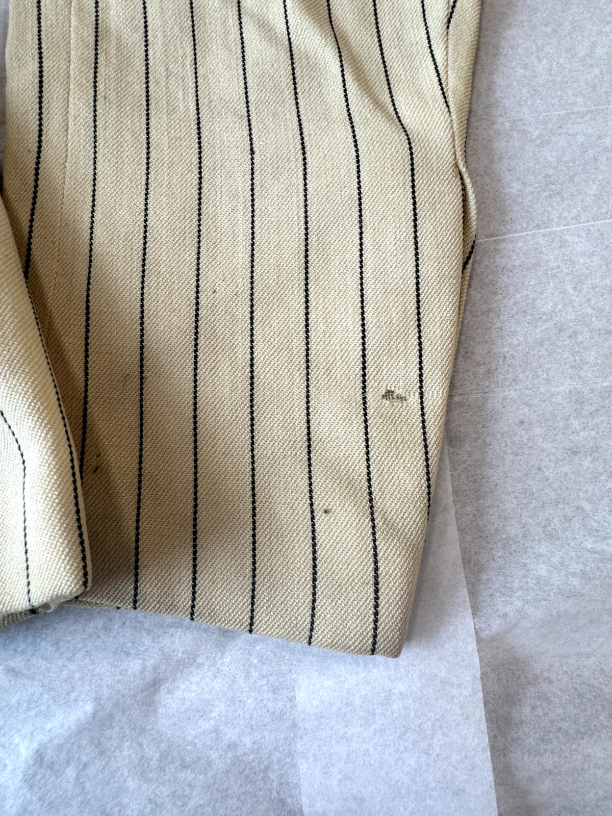 Edwardian Titanic White Wool Pinstripe Women&rsquo;s Walking Suit Jacket & Skirt 1910s