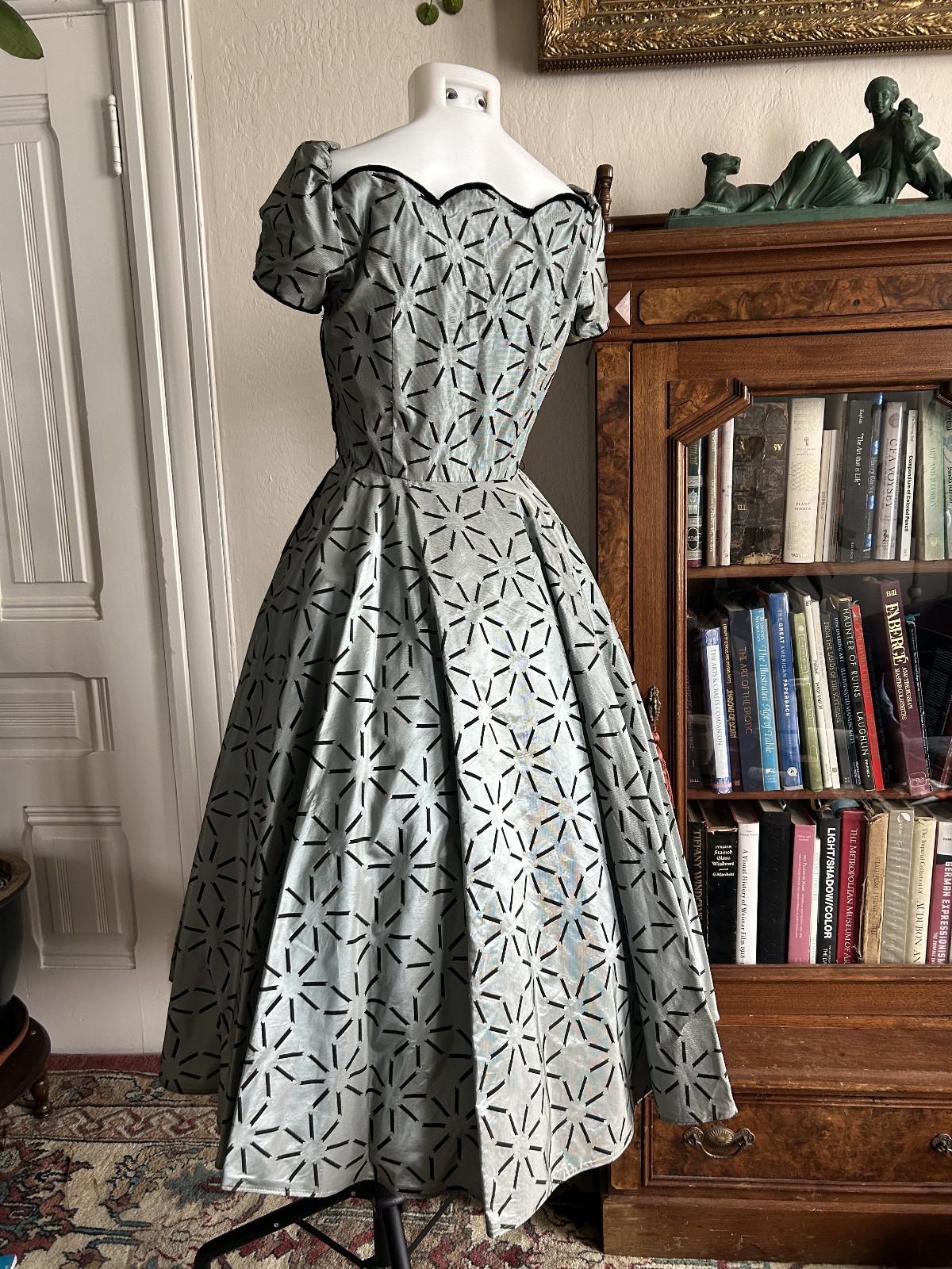 Vintage 1950s Blue Formal Tea Dress Shiny Print Sweetheart Full Skirt Flare XS S