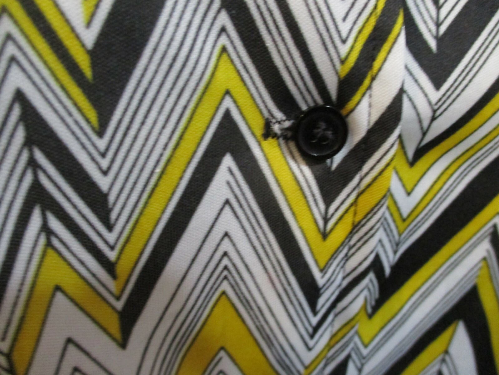 VTG 60&rsquo;s Stockton Stretchy Polyester Zig Zag Shirt Size 16