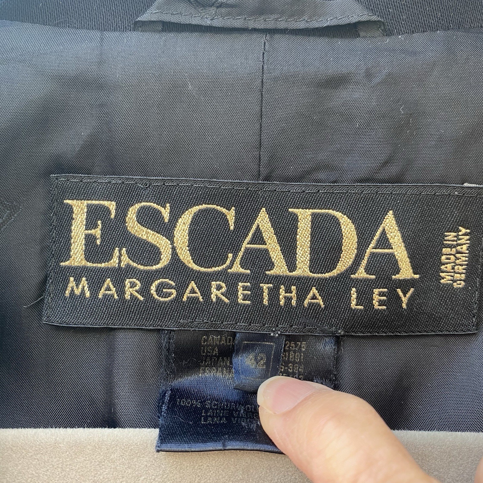 Escada Margaretha Ley VTG Iridescent Logo Buttons Gold Thread Blue Blazer 42/L