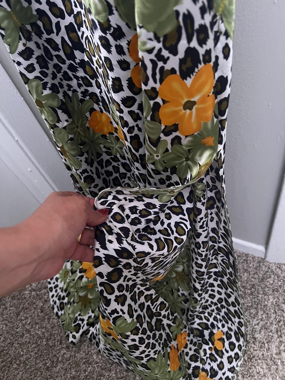Luxury 2-Piece Satin Nightgown & Short Robe Set Size M | Animal Print Floral