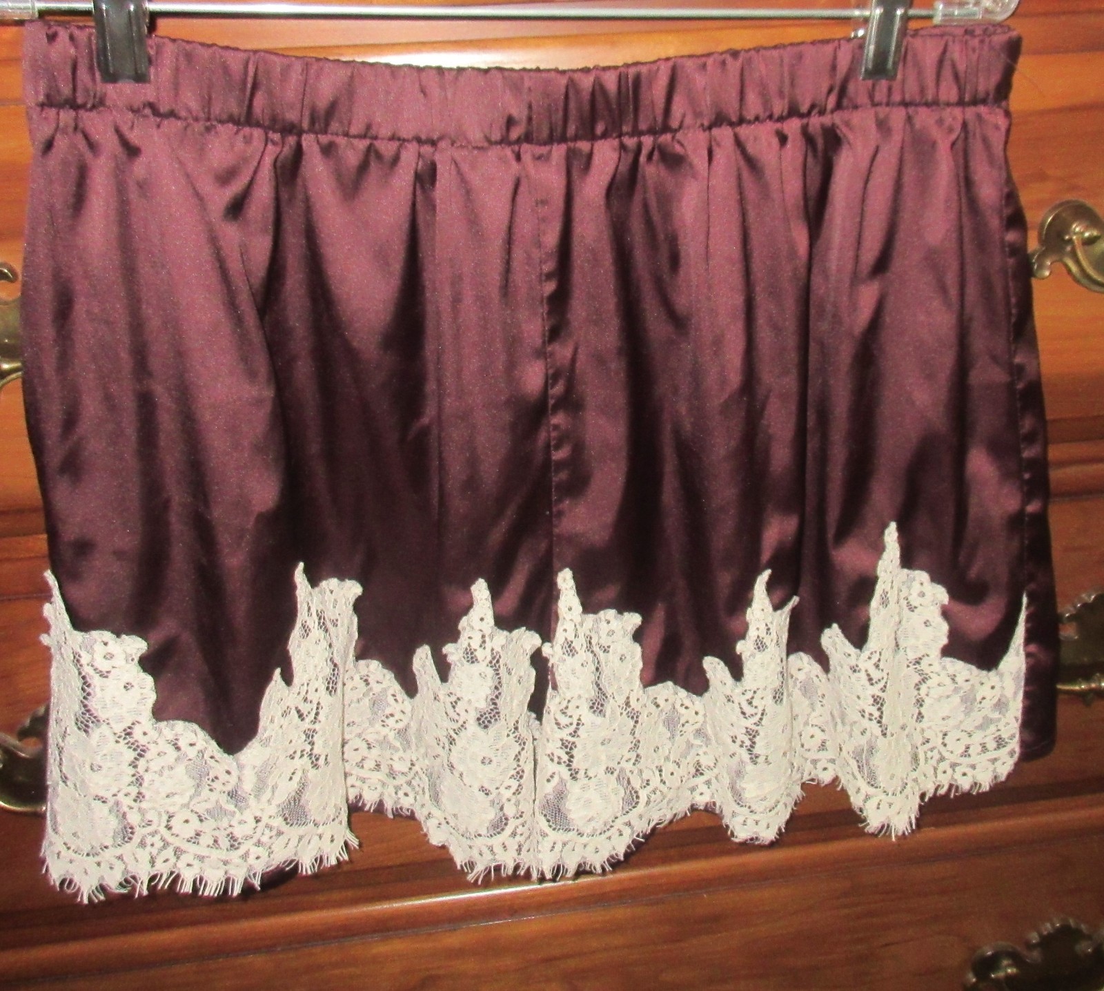 UB DEEP BURGUNDY mega LACE trim POLY SATIN silky sleep shorts IVORY LACE size XL