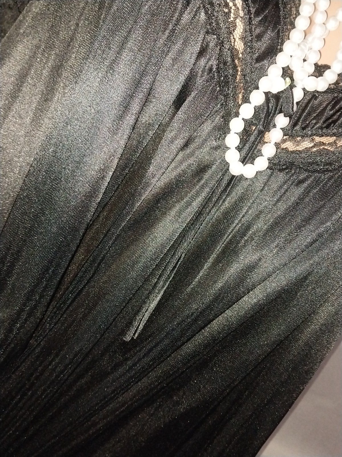 VTG SILKY NYLON FLIMSY THIN EMBRD FLUTTER SLV NIGHTGOWN SHIMMERY SHINES 48&Prime;
