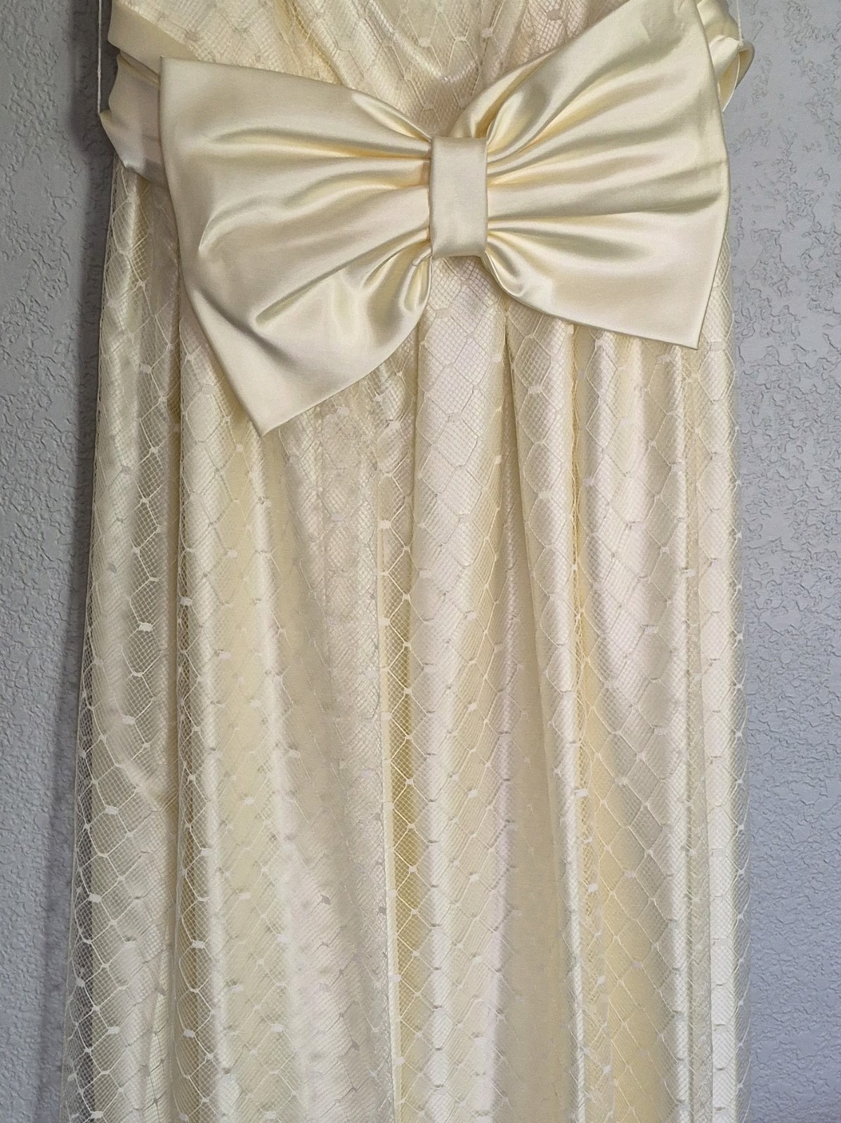 Vintage 1980&rsquo;s Ivory and Lace Dress with Satin Bow. Size Small. Wedding Dress?