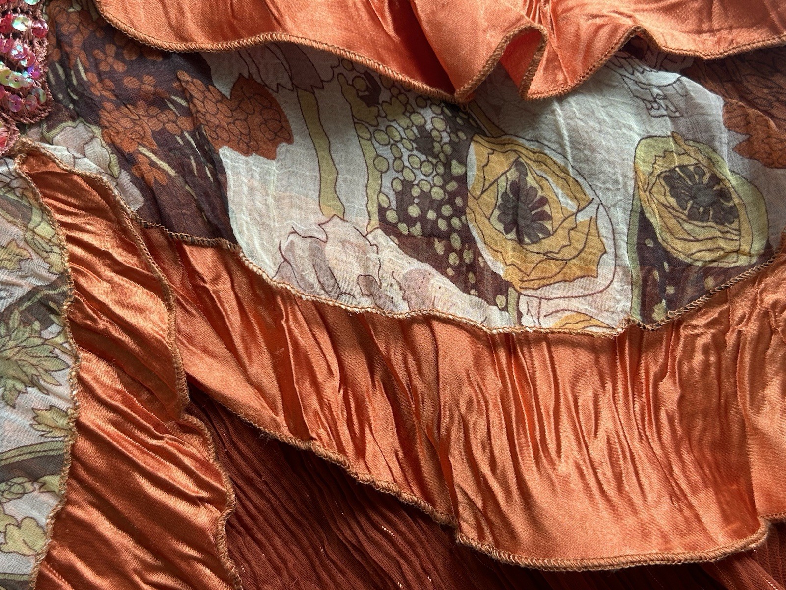 VTG Y2K Tiered Layer Floral Sequin Cami Tank Silk Blend Fairy Goblin Whimsy LARG
