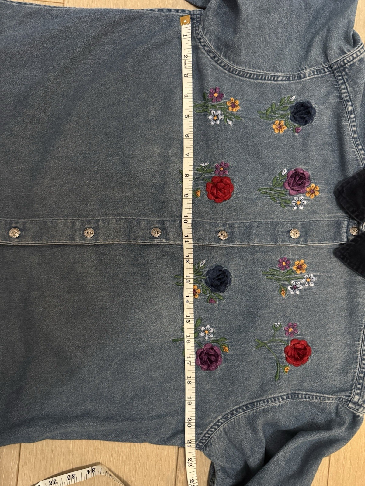 Vintage Oak Hill Denim Button-Down whimsical with Embroidered fairy print – Blue