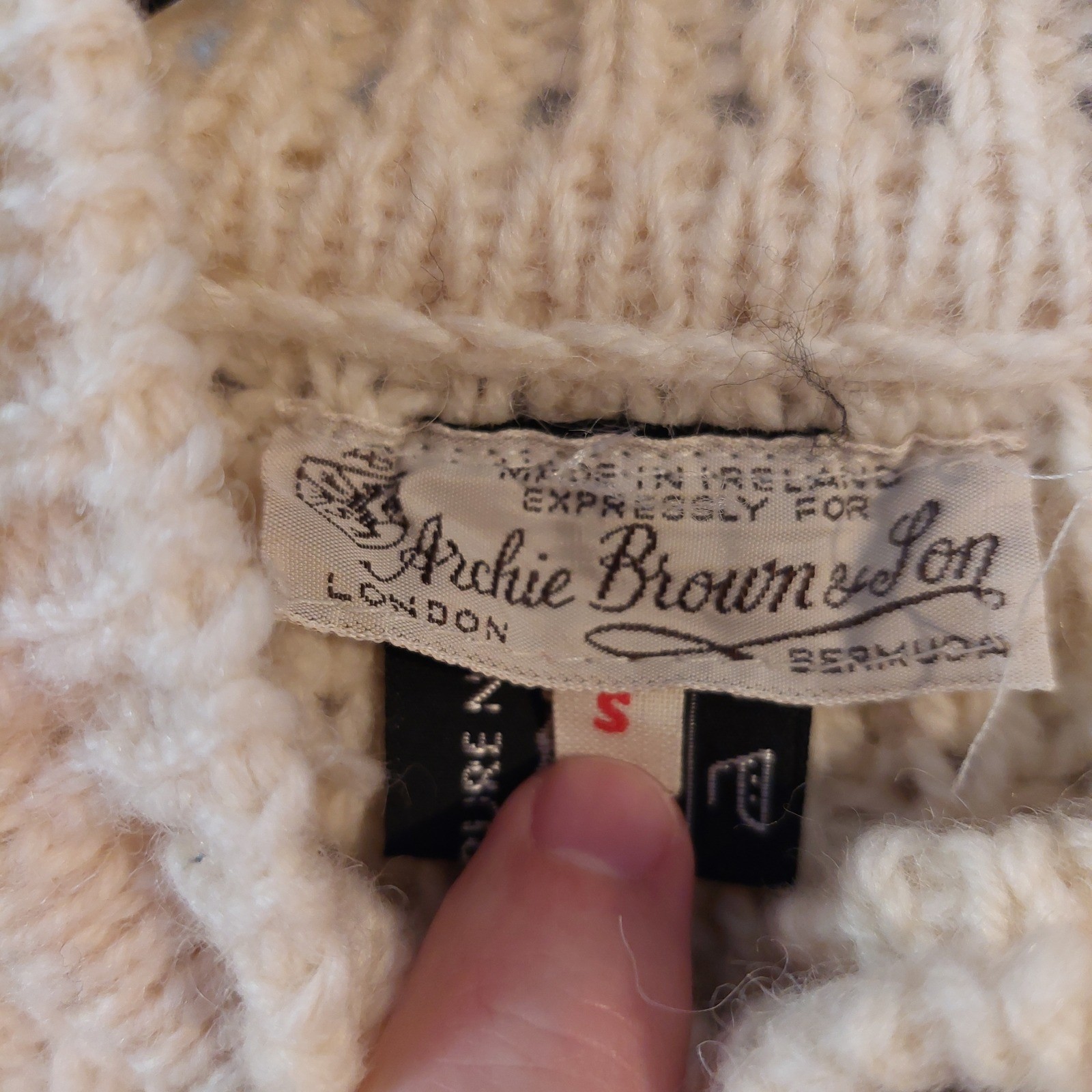 Archie Brown & Son Wool Cardigan Sweater Womens Cable Knit Button Front.SZ Small