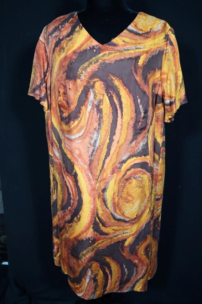 Plus Size Vintage 1970&rsquo;s French Vivid Gold & Browns Print Silk Dress Size 18-20