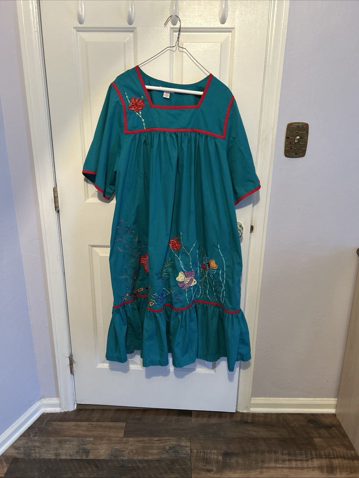 GO SOFTLY WOMEN&rsquo;S EMBELLISHED TROPICS « HOUSE DRESS » – MUUMUU -XL