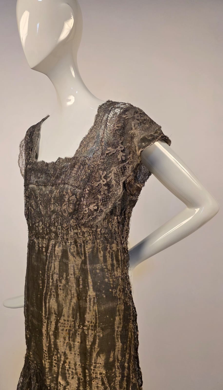 FLAPPER 1920’S METALLIC GOLD LAME PARTY DRESS W MATCHING LAME LACE TRIM
