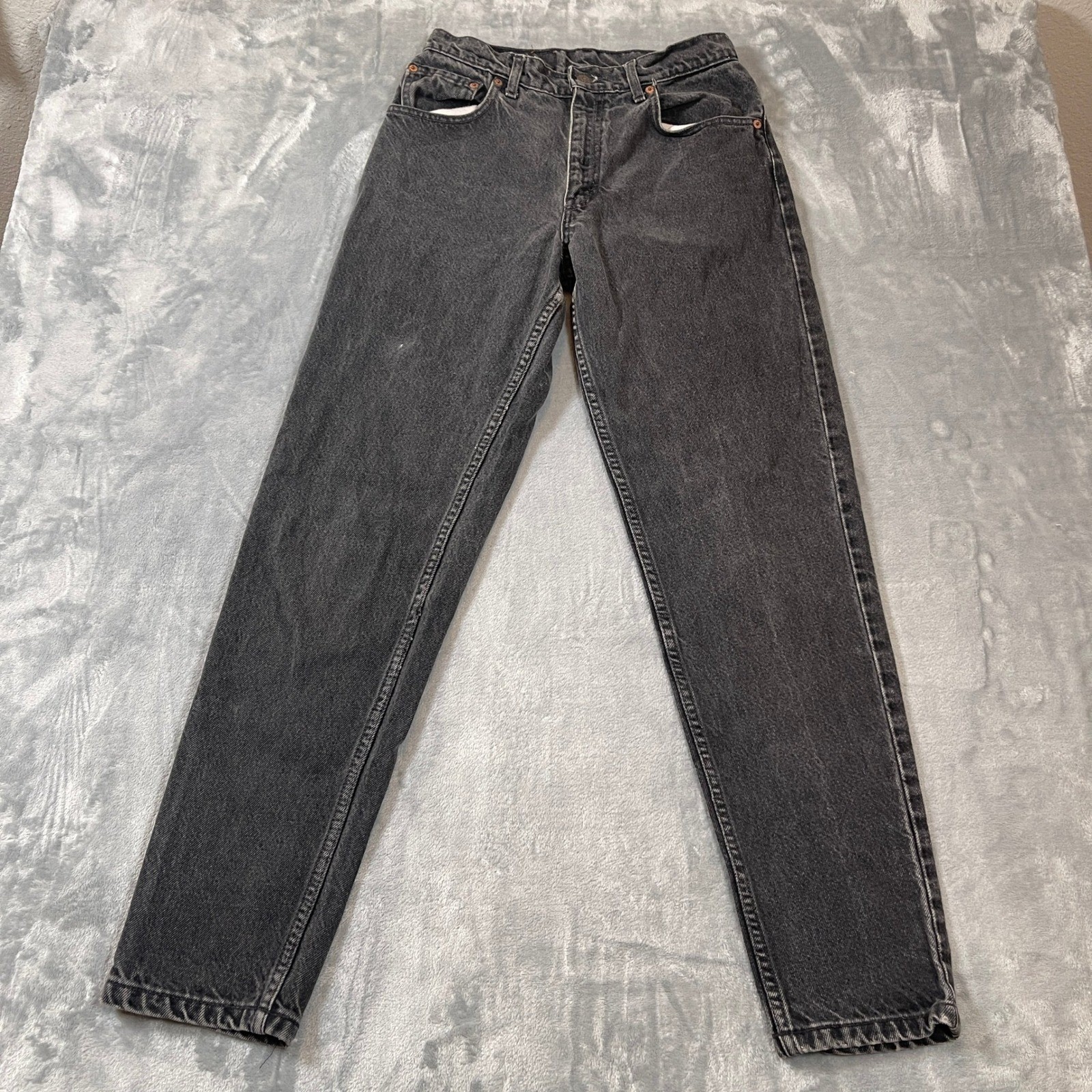 Vintage Levis Women&rsquo;s Size 23 Black High Waisted Tapered Leg Jeans Made in USA