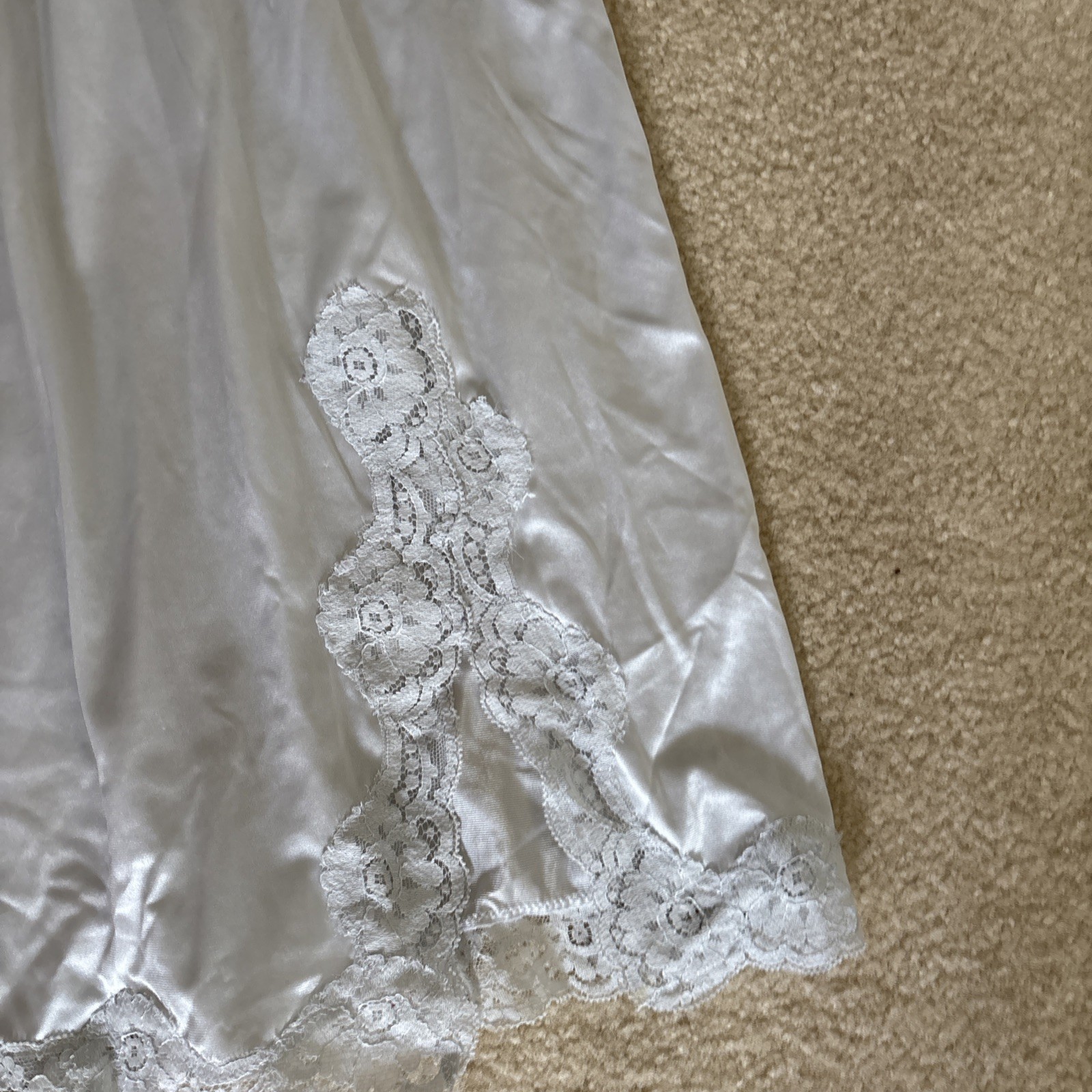 Vassarette Vintage Powder Blue Nylon Half Slip With Lace Trim Waist And Hem S