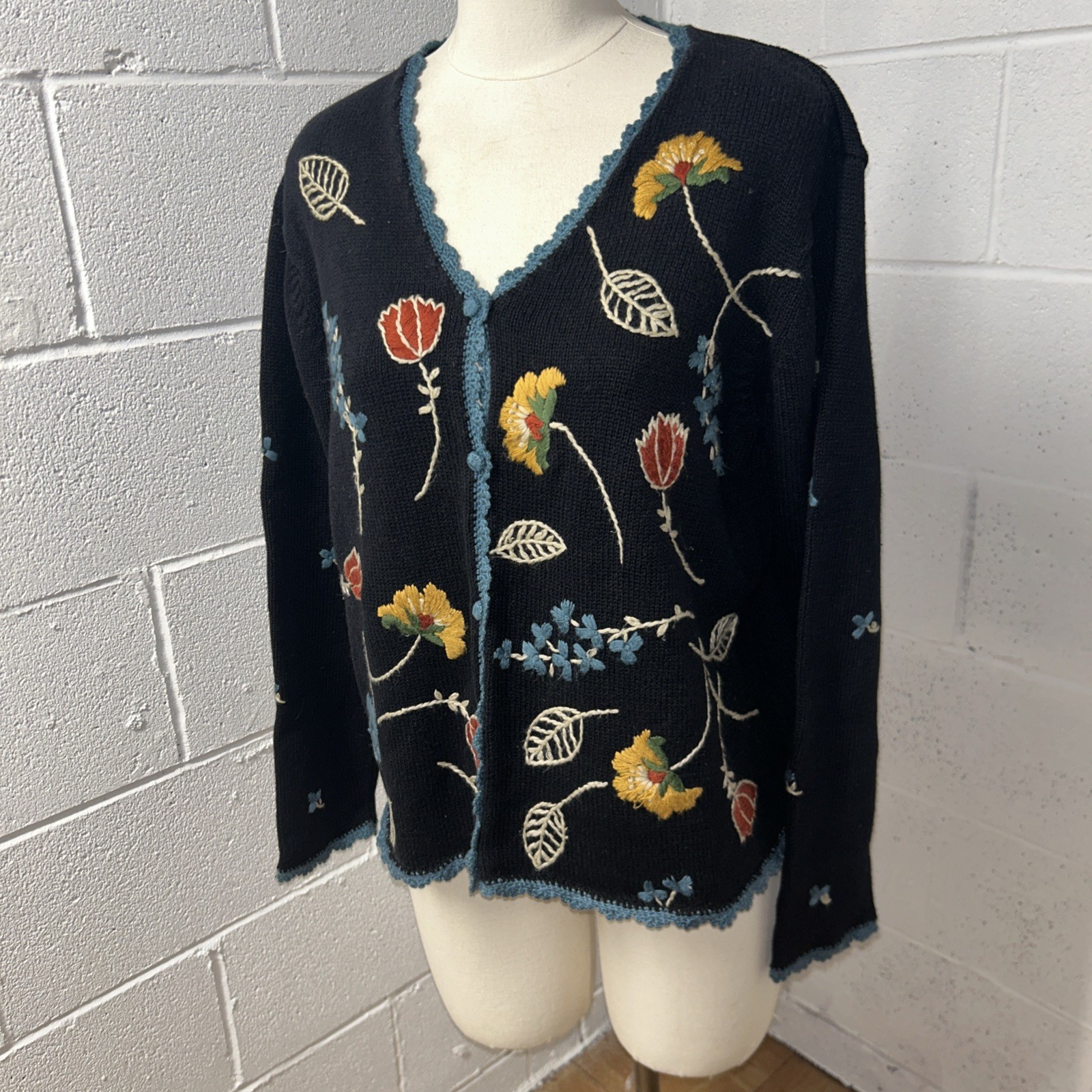 Vintage 90s All Points Cardigan Lg Reference Point Embroidered Flower Black E3