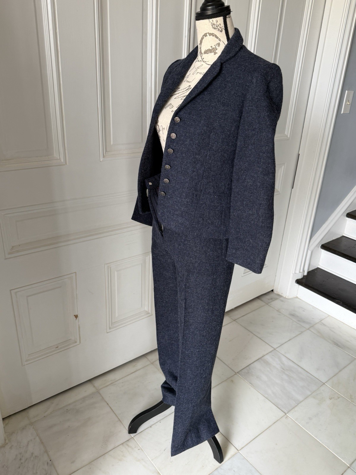 Vintage Intuitions 100 % Wool Dark Blue 2 Piece Pant Suit Ladies Size 6