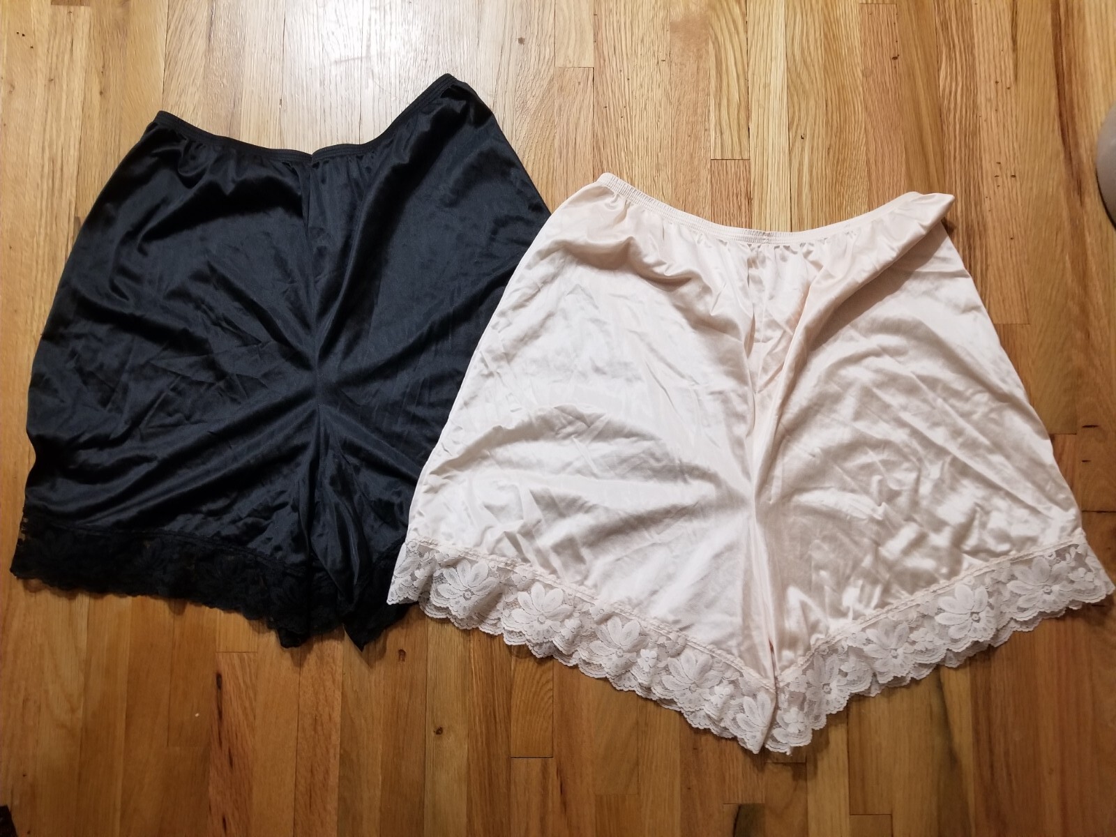2 Pair Vintage LORRAINE PETTI PANTS Size L Beige & Black Lace Trim Made in USA