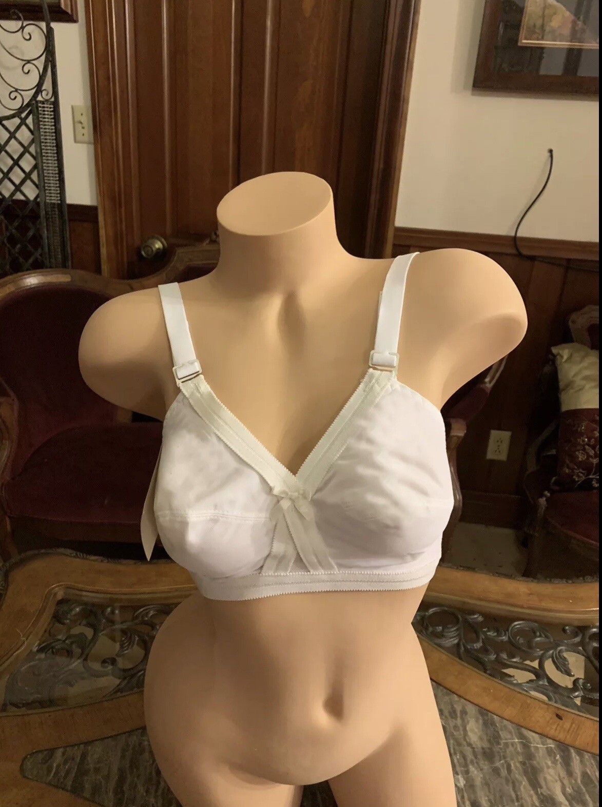 Vintage Bra Spandex Support Smooth Nylon Lycra White Adjustable 1970s NEW 34D