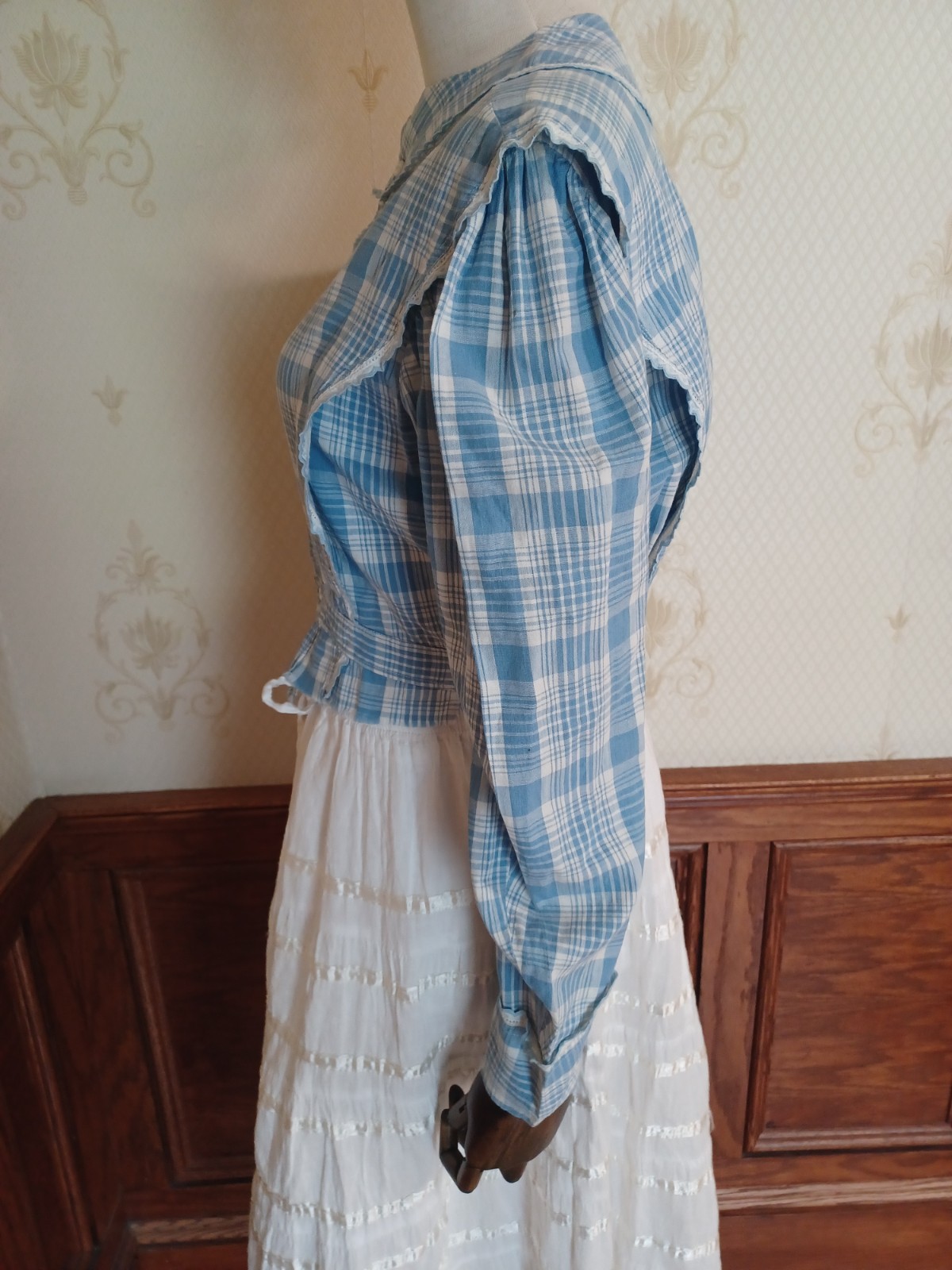 Antique Edwardian 1910s-20s Blue Puff Sleeve Doll Collar Cottagecore Blouse