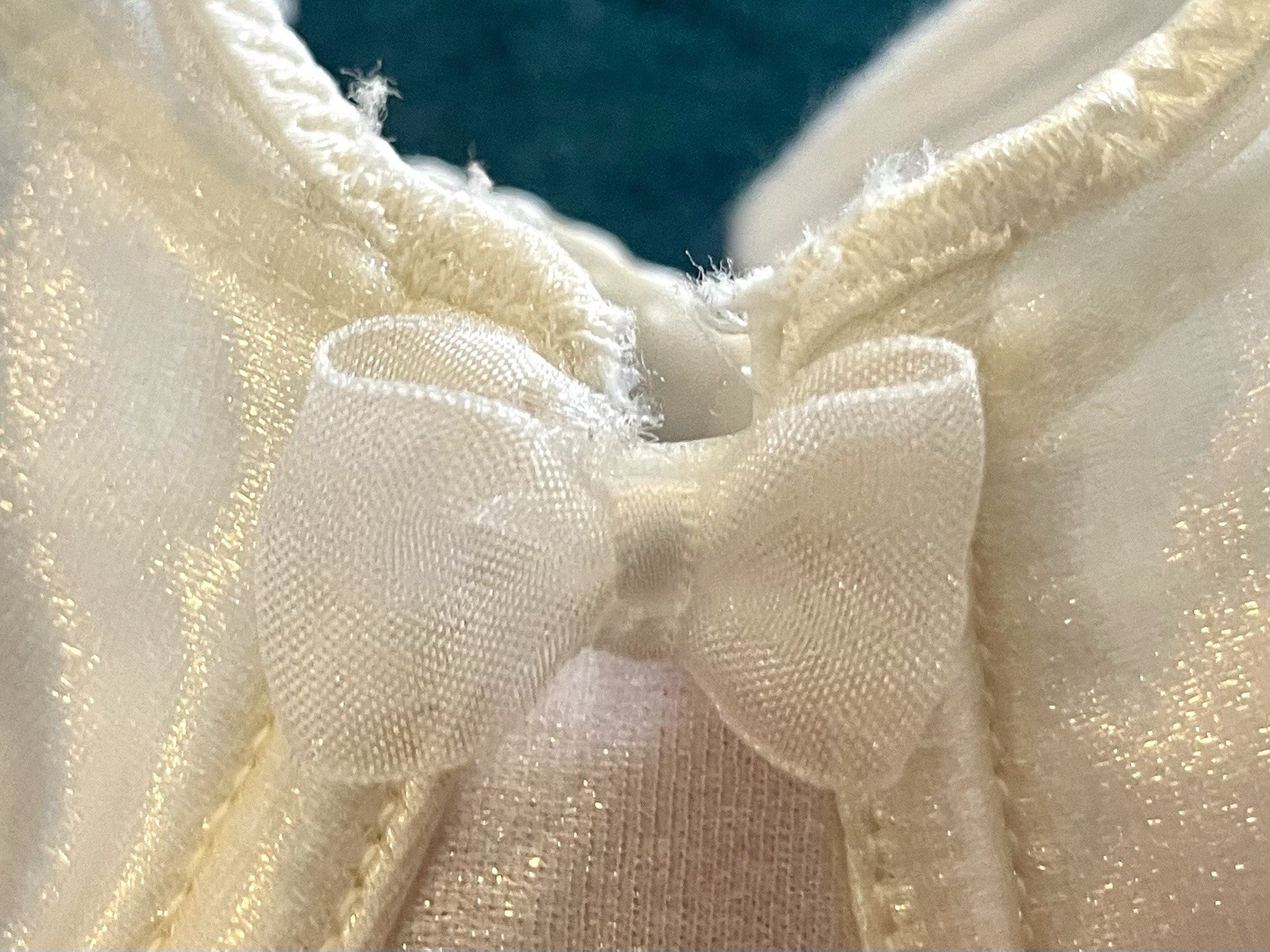 Vintage 90s Wonderbra 38B White Satin Bra