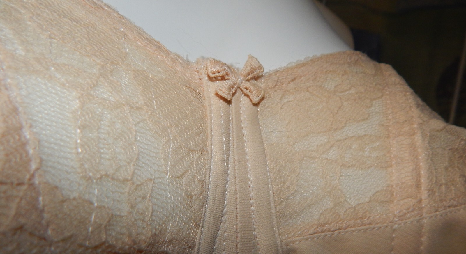 NOS 1970s Goddess Floral Lace Underwire Strapless 44DD Bra-Beige-Style 389-USA