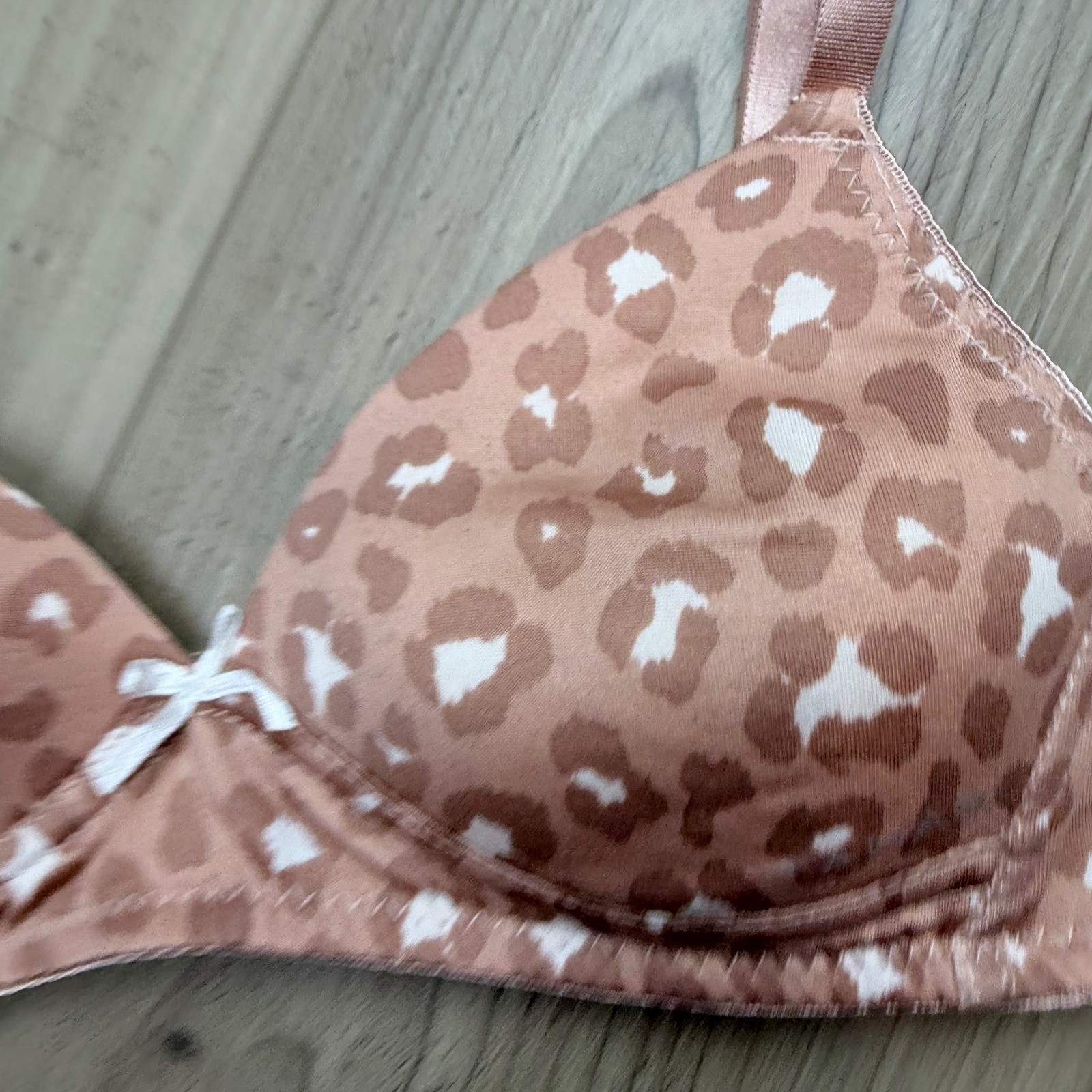 Aerie 30A Blush Leopard Print Wireless Bra Lightly Lined