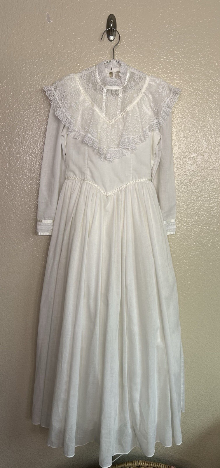 Jessica McClintock Bridal 1970&rsquo;s White Prairie Dress – Wedding / Flower Girl