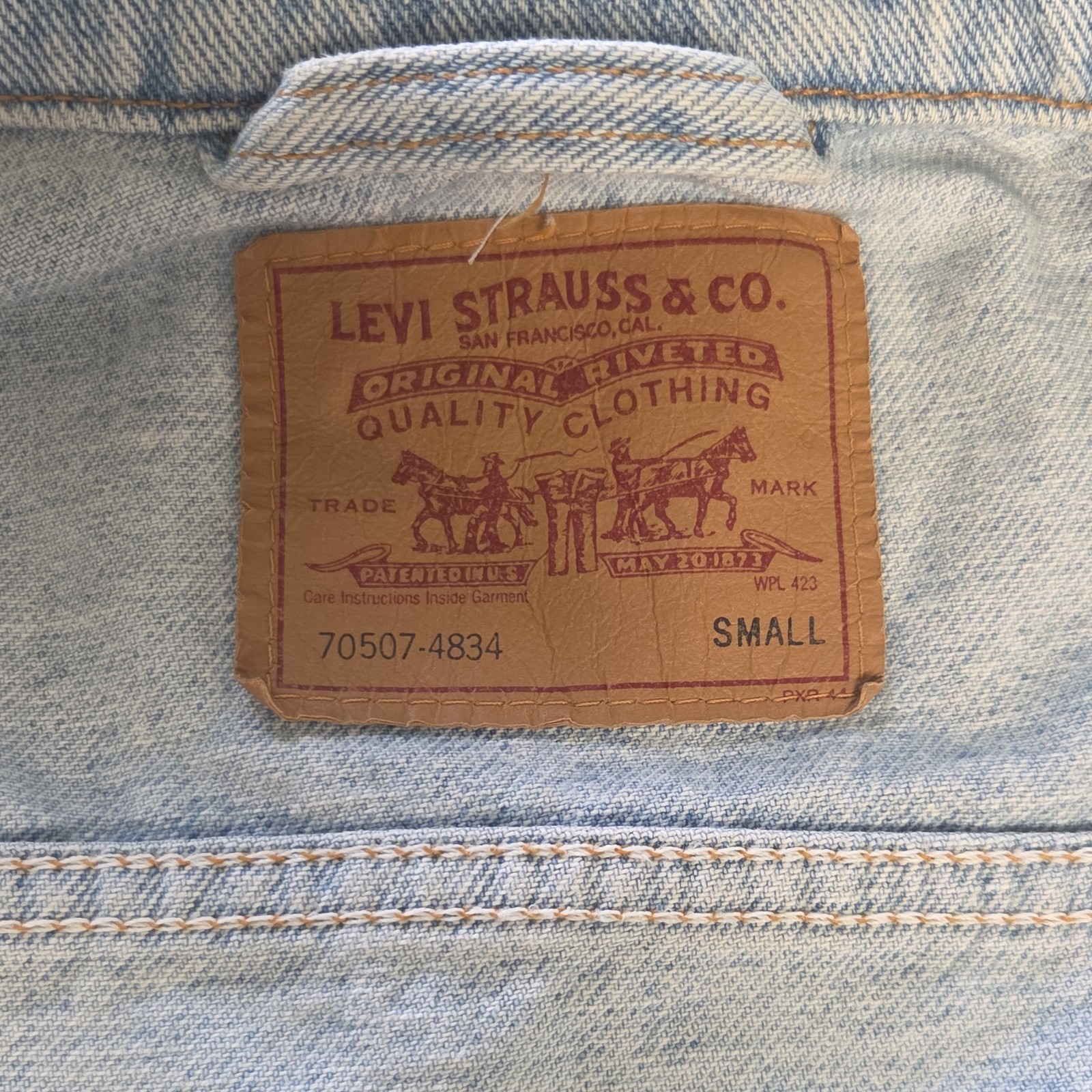 Vintage 1990s Levi Denim Light Blue Jacket 70507-4834