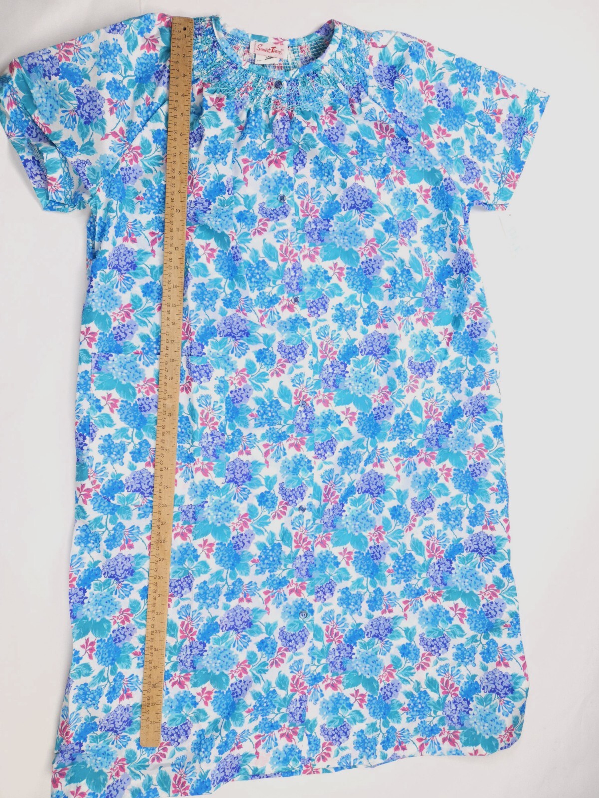 Smart Time Snap Front Floral House Dress Smocked Robe NEW With tags Medium