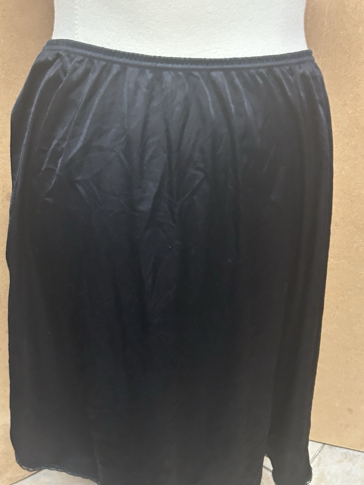 VASSARETTE Black Nylon Half Slip Size 24&Prime; XL/44 Style 11-132