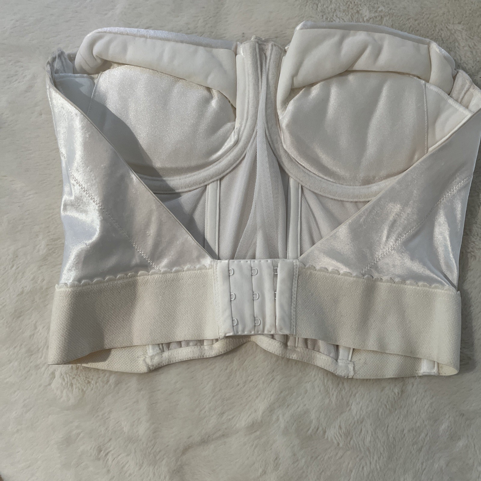 VTG White PLUNGE STRAPLESS BRA* 38 B