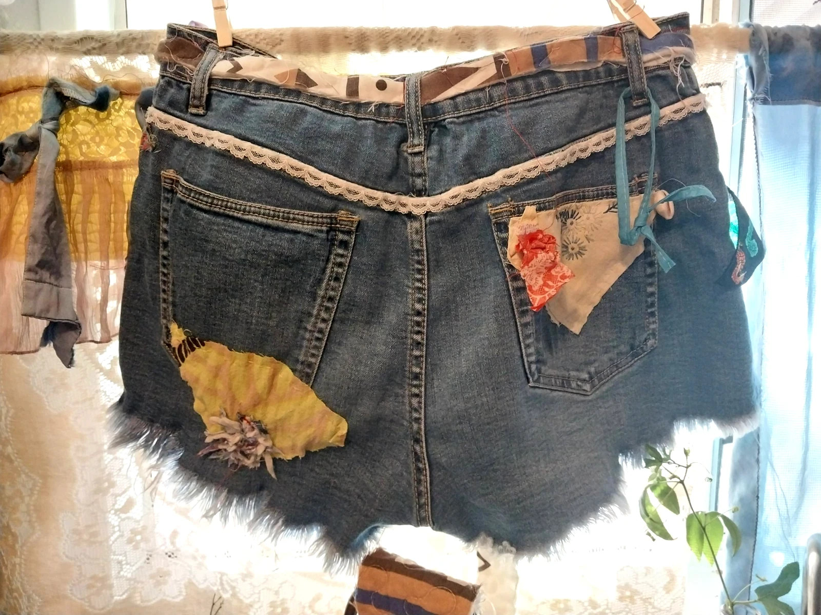 Vtg FRINGE CROCHET REWORKED ART TO WEAR DENIM SHORTS PATCHWORK BOHO HIPPY S