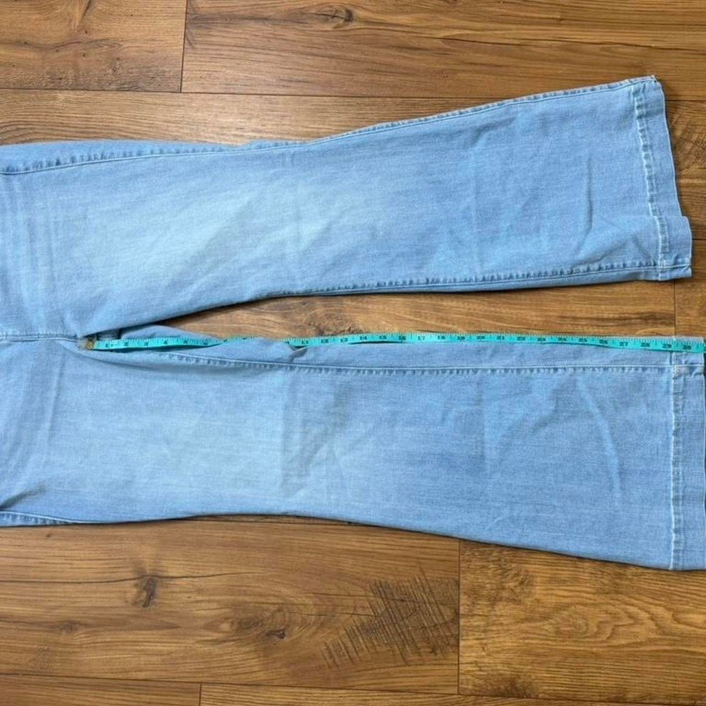 Torrid Light Wash Bombshell Flare Jeans Plus Size Retro Y2K Stretch Denim Fall