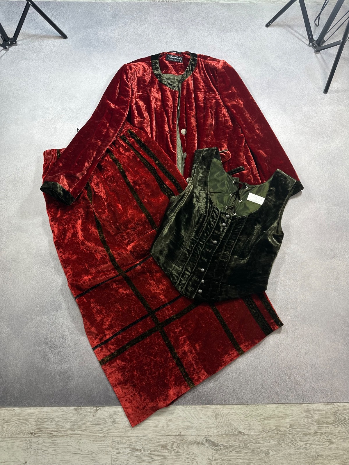 Vintage Sportalm Kitzbühel Velvet Dirndl Style Suit Set Austrian 80s EU 40 L