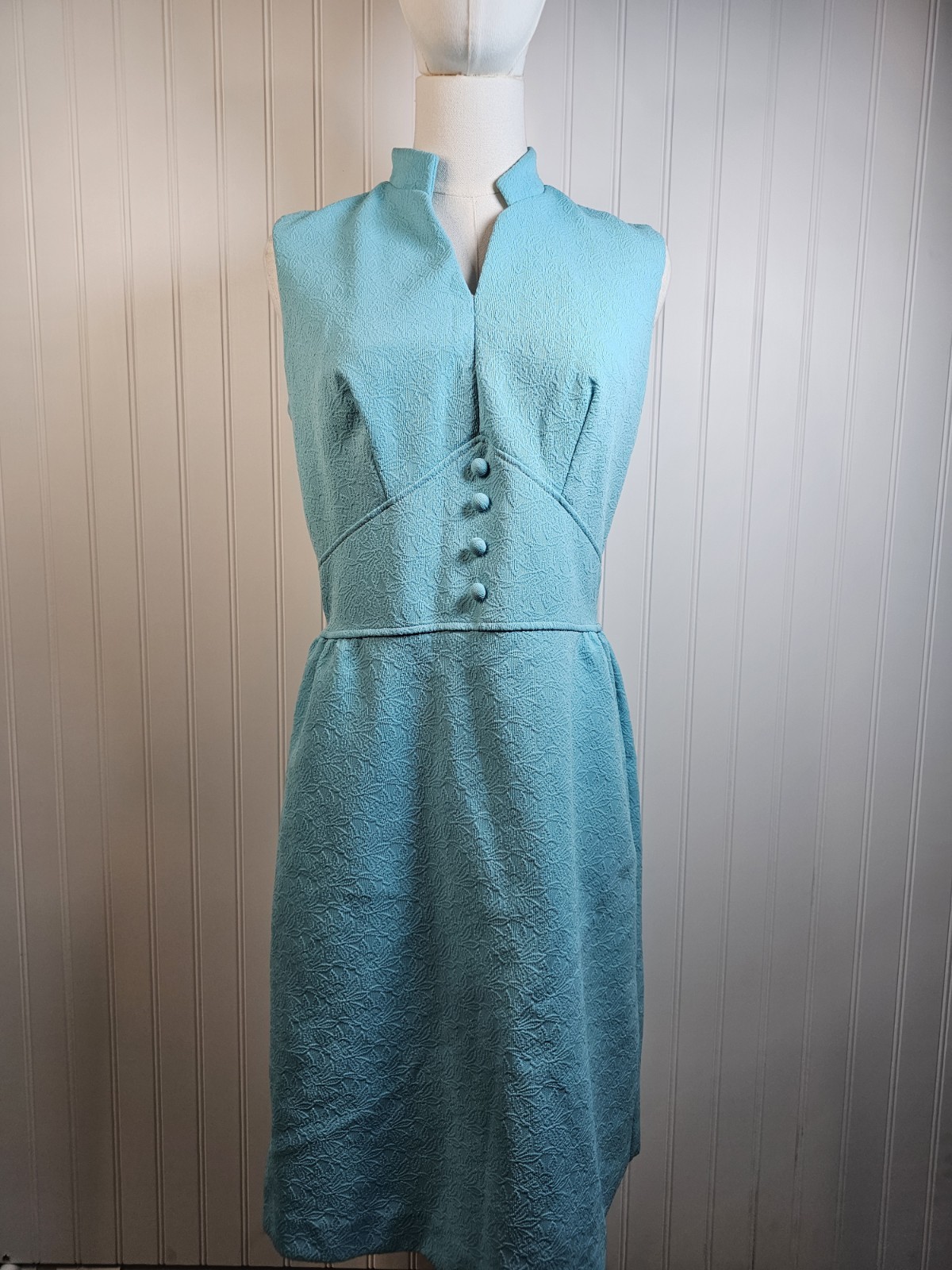 1960&rsquo;s Vintage Aqua Blue Sheath Dress Women&rsquo;s Size M Sleeveless Mod Camelot