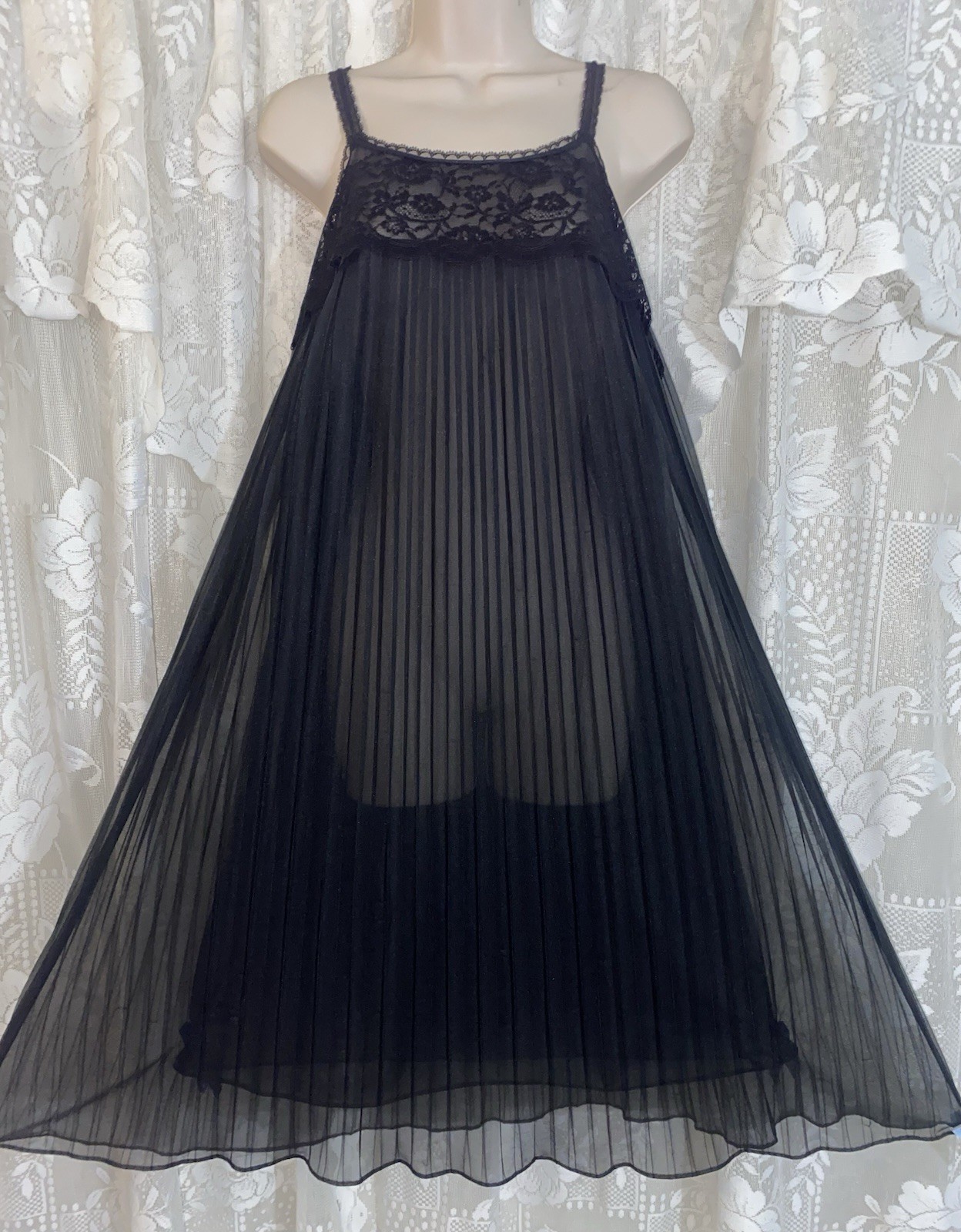 Vtg S Black Charmode Db Pleated Sheer Chiffon Nightgown w Lace Overlay Bodice