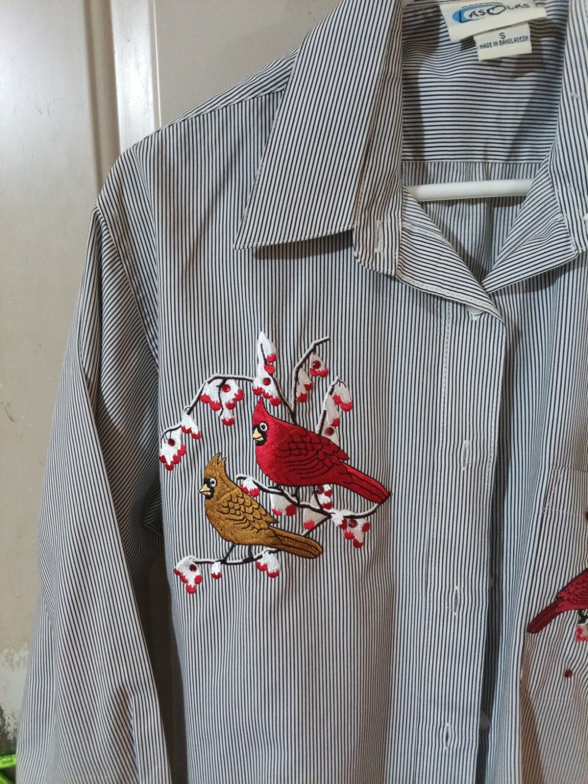 Las olas Womens Button Up S Blue Pin Striped Shirt. Embroidered Cardinals
