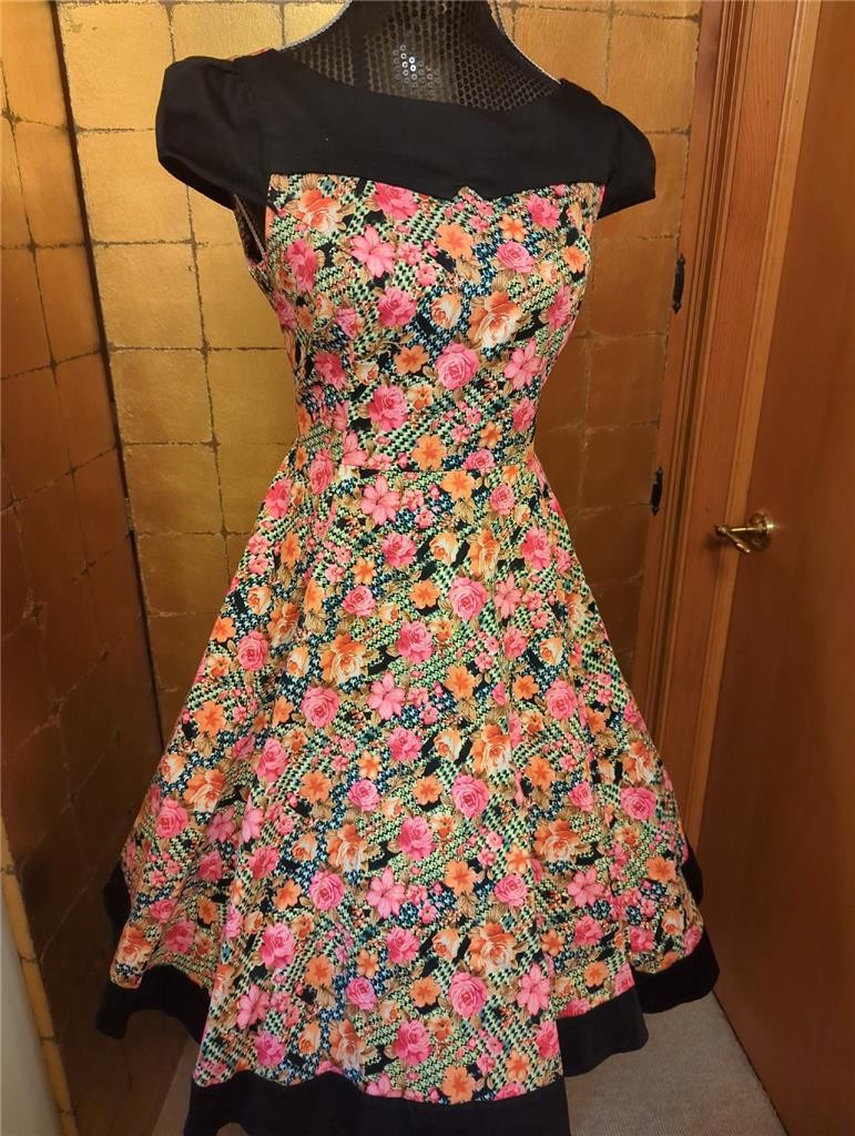 1950&rsquo;s-80&rsquo;s VINTAGE FLORAL & BLACK PRINT FULL COTTON SUMMER DRESS 38&Prime; BUST