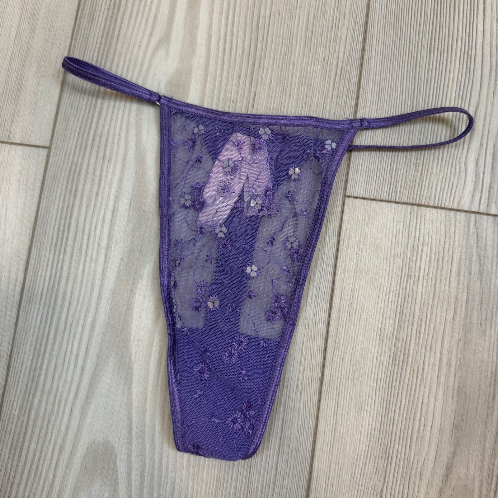 Vintage 2001 Victoria&rsquo;s Secret Purple Floral Mesh Sequin Thong V-String NWT S