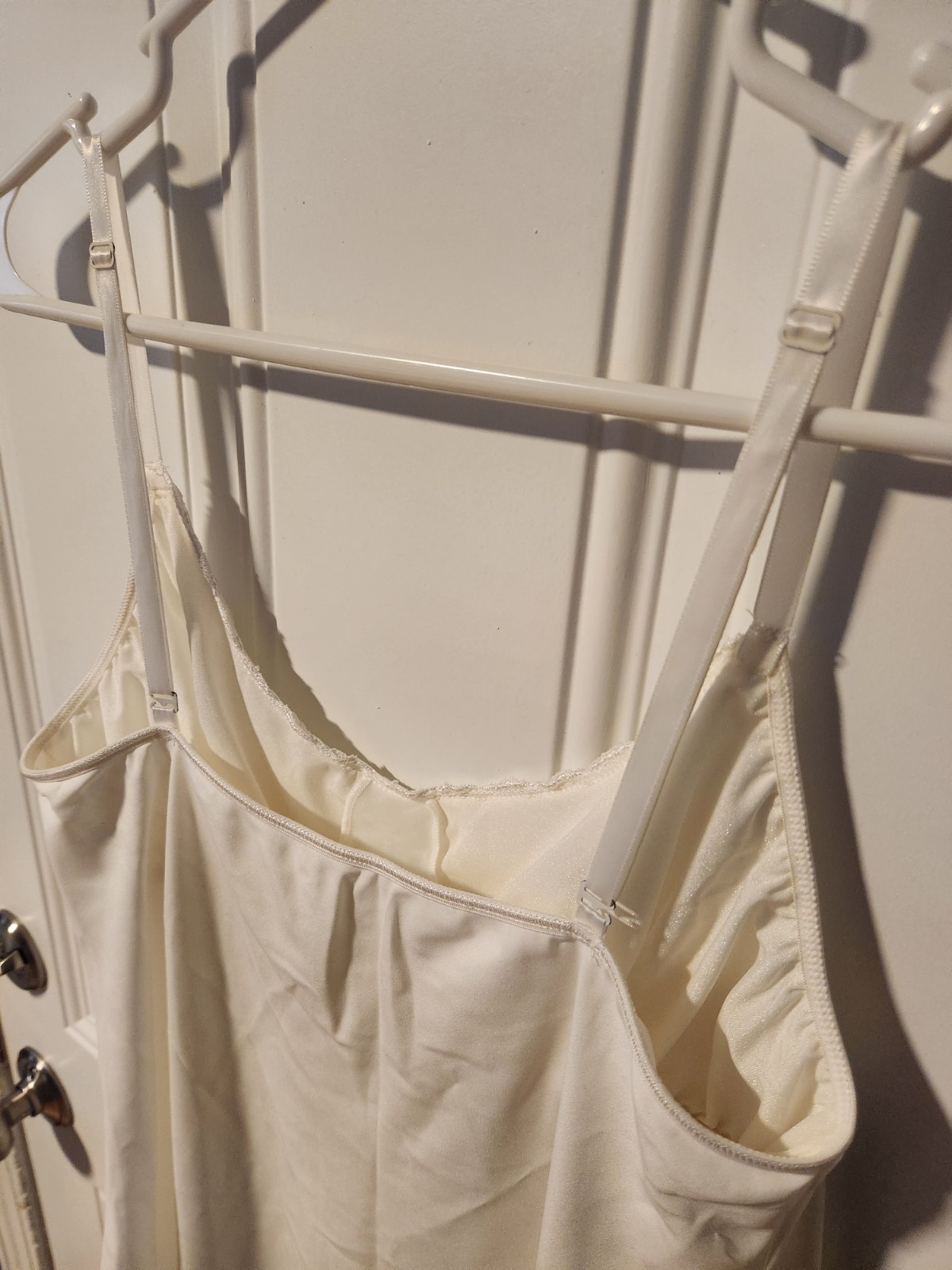 VTG Vanity Fair Ivory Polyester Lace Trim Full Slip Dress Size 40