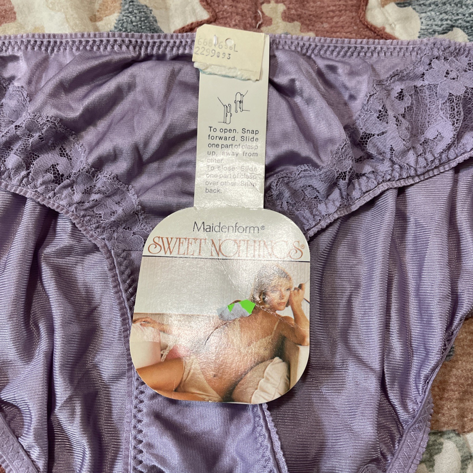 Maidenform Sweet Nothings Classic Satin & Lace Bikini Panties Large NWT Lilac