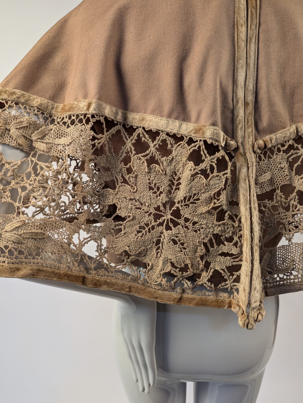 EARLY EDWARDIAN CASHMERE BODICE W BEAUTIFUL LINEN LACE EDGING