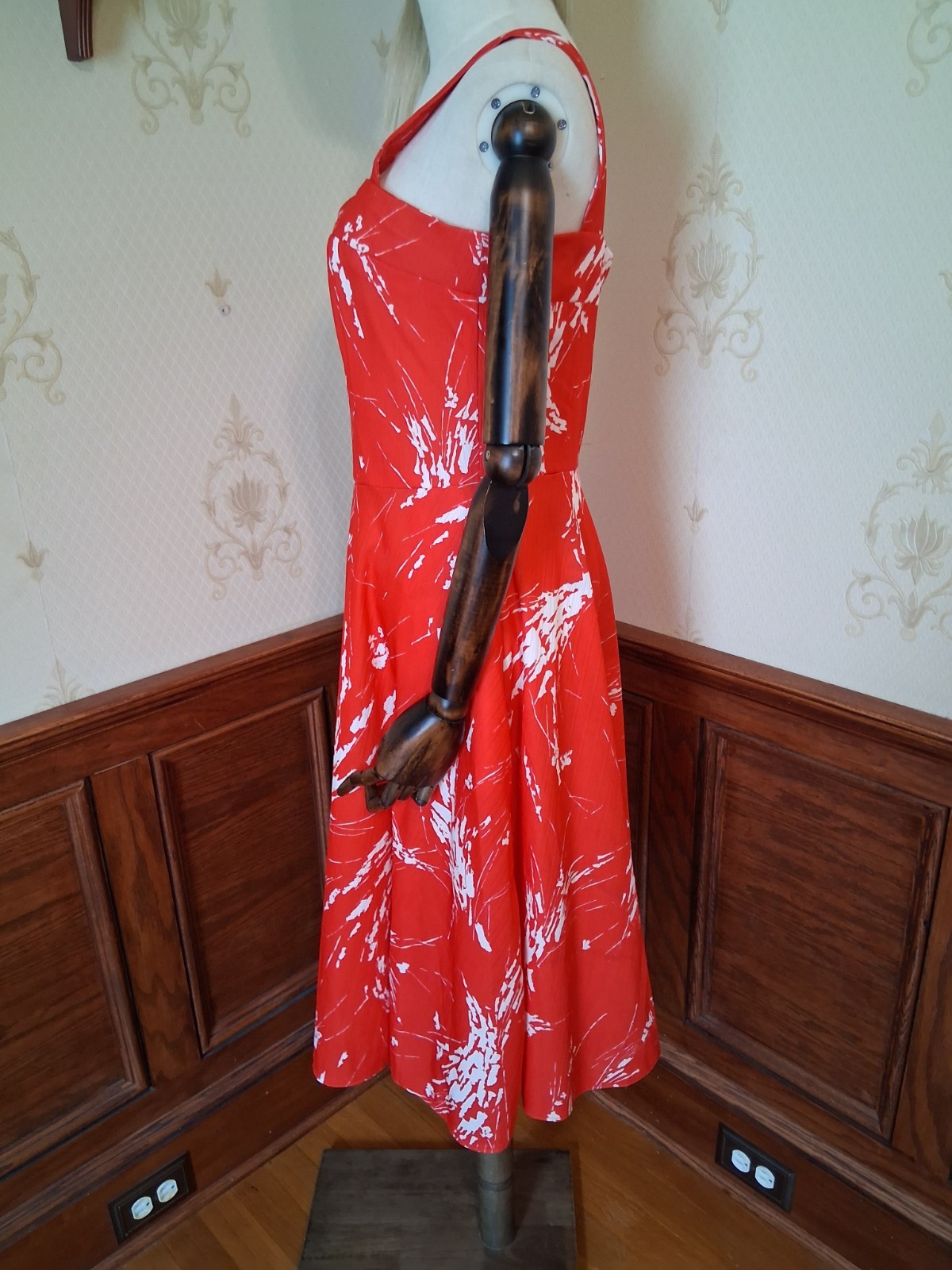 Vintage 1960s/1970s Red Psychedelic Print Boho Mod Hippie Sleeveless Dress
