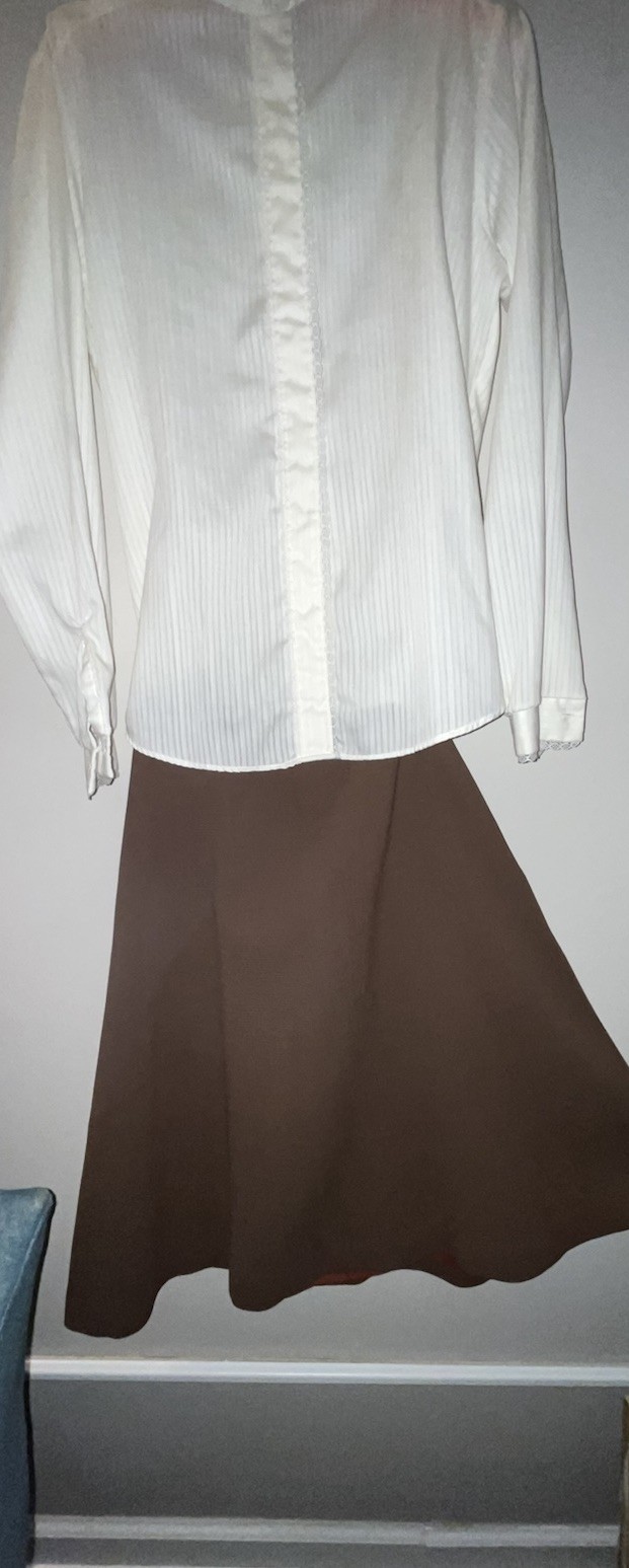 1950s handmd skirt 1950s, Lined, Light Brown, Flared W/ Belt Loops. Blouse 1984