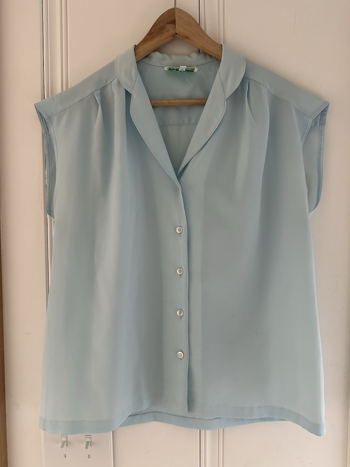 Vintage SilkHana by Lady Manhattan Powder Blue Sleeveless Button Front Size 16