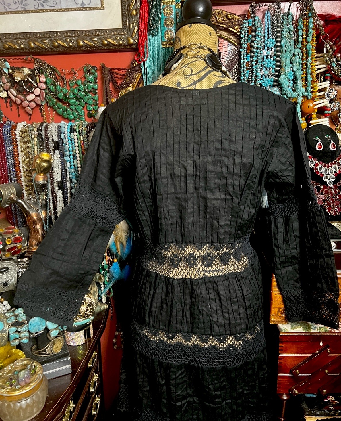 GORGEOUS VINTAGE MEXICAN BLACK PINTUCK WITH LACE TRIM WEDDING DRESS SIZE M