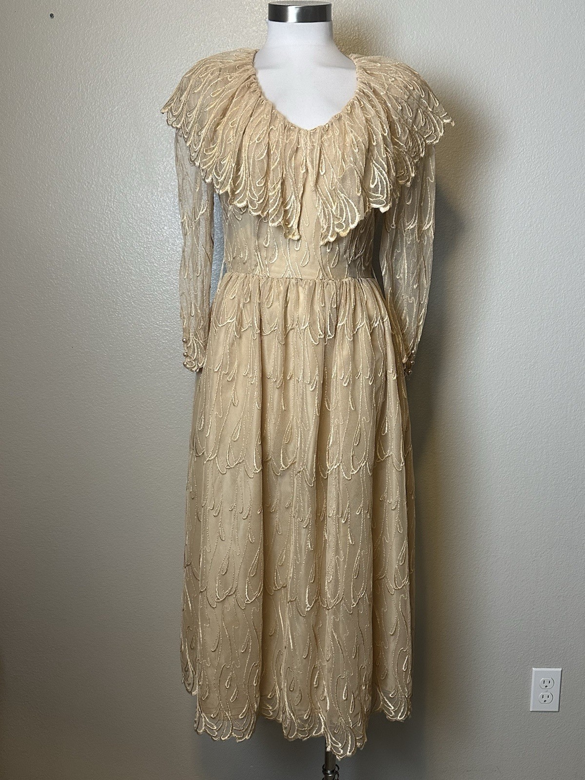 Vintage 80&rsquo;s Cachet Bari Protas Midi Dress Nude Embroidered Lace Overlay sz. S-M