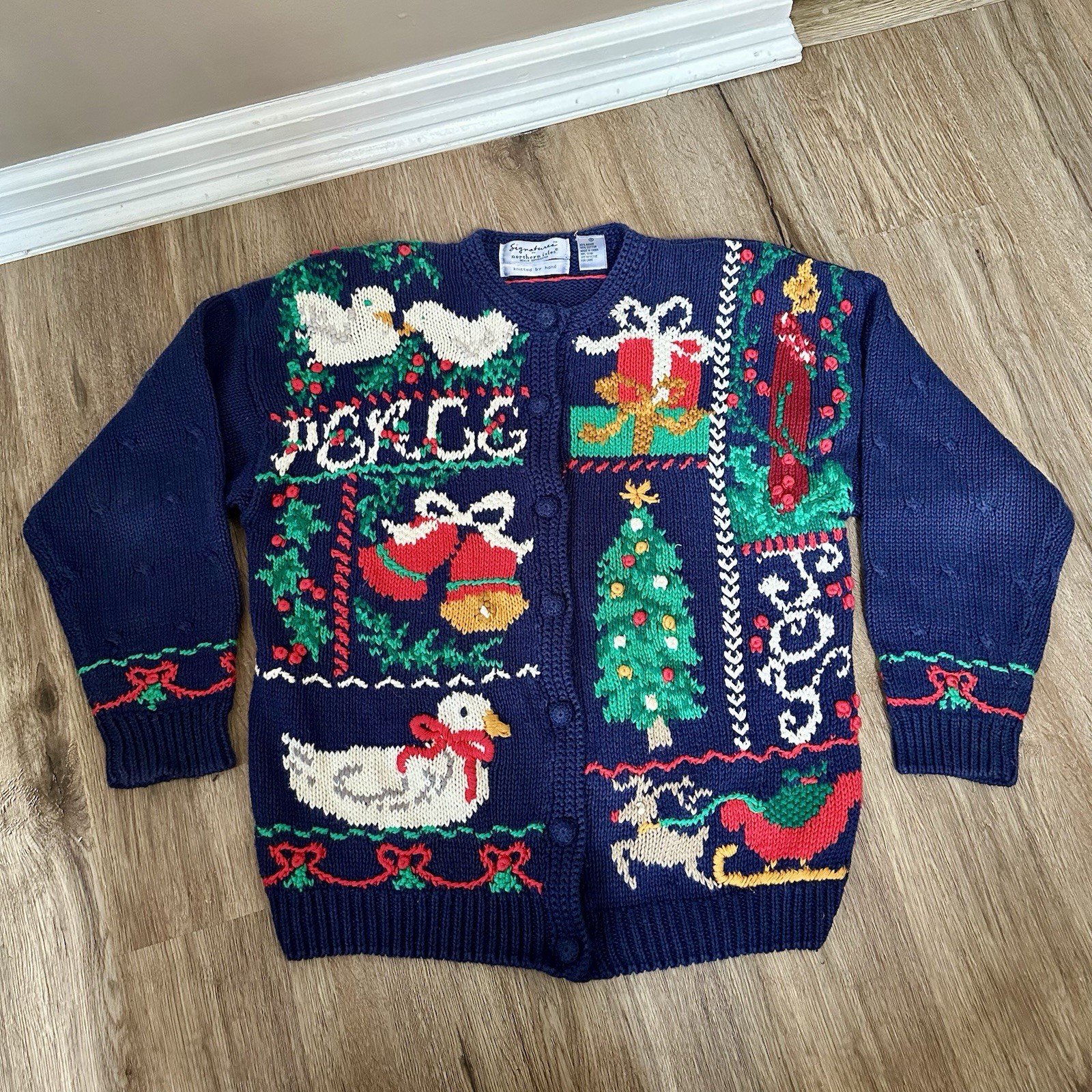 Vtg Signatures Northern Isles Cardigan Christmas Sweater Granny Sz M Button
