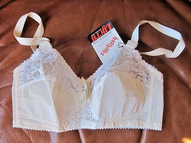 Vintage Deadstock 1950&rsquo;s BreathinBra Bra 32C Ivory Beige Soft Cup Unlined