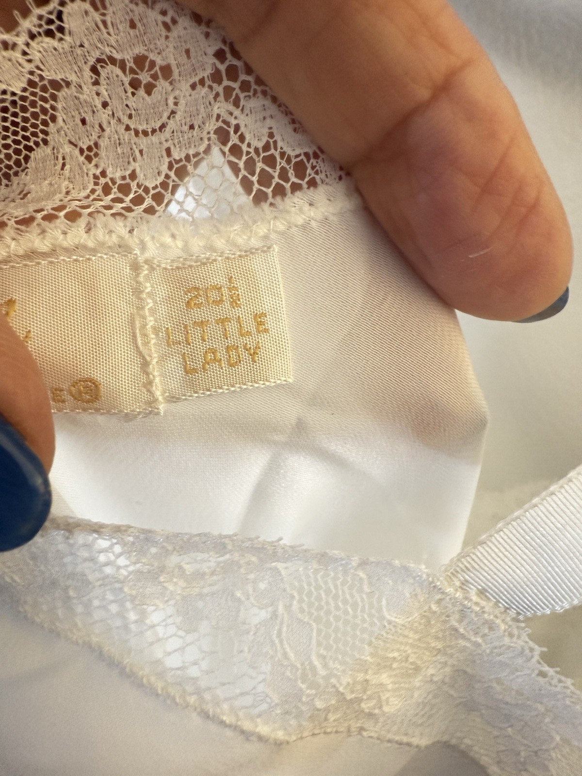 Vintage « Enthrall » Barbizon White Full Slip Crepe Remarque Sz 20.5” Little Lady