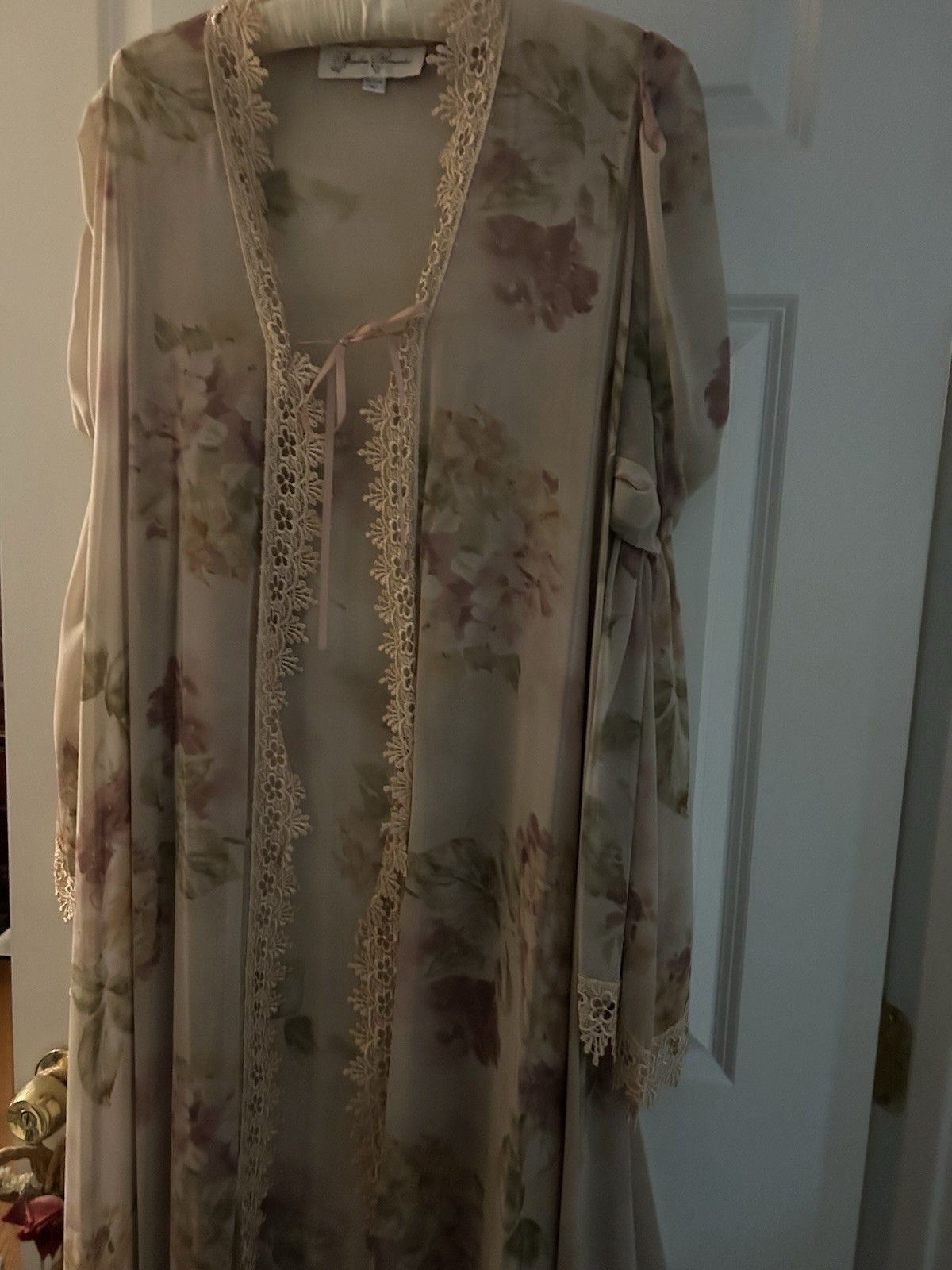 Effortless Romantic Dusty Rose Sheer Flowered Full Length Coverlet/Robe